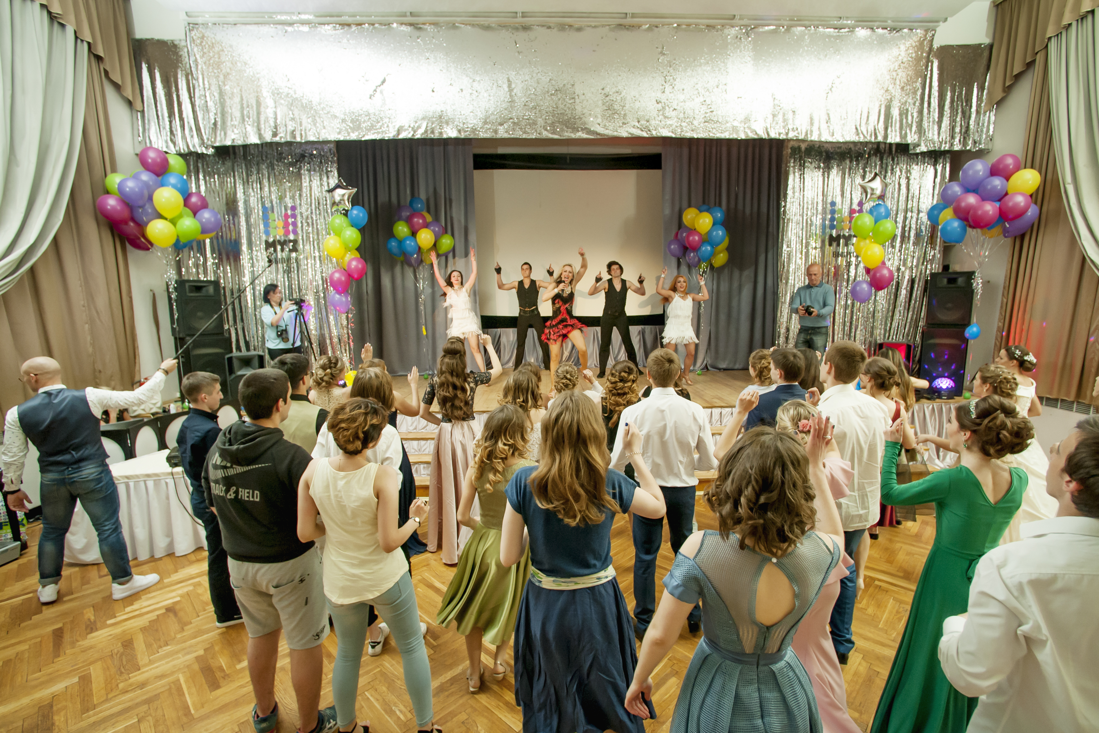 организация выпускного вечера в москве