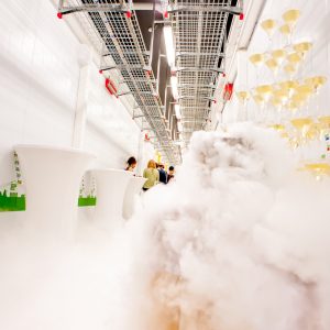 Горка с шампанским