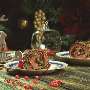 рулет мясной новогодний