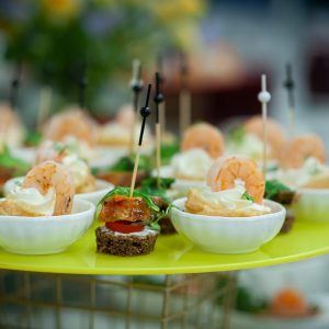 Канапе с угрем Канапе с угрем